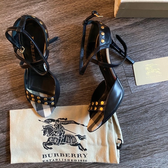 Burberry Strappy Heels - Picture 1 of 6
